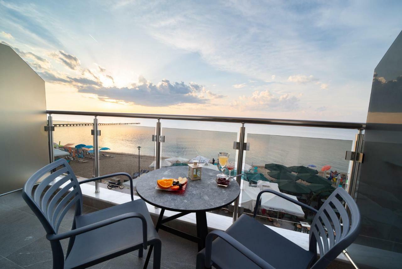 Atlantis "Pleasure By The Sea" Peraia (Thessaloniki) Exterior foto